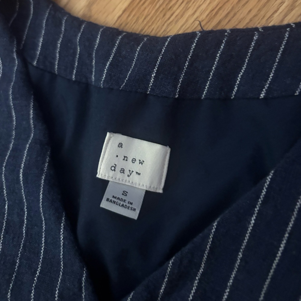 A New Day Navy & White Striped Vest Size Small - Picture 5 of 8